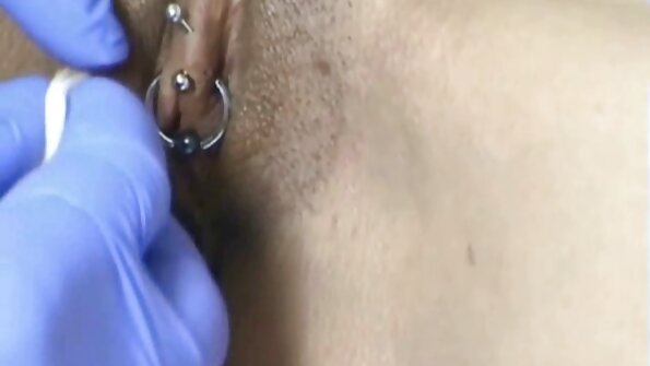 Bionda tatuata video porno nonne pelose con un culo stretto vuole essere inchiodata dal suo amante