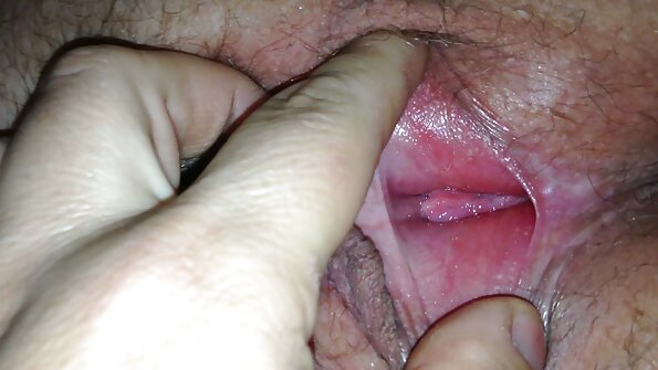 Il regista filma video porno gratis con donne vecchie in stile POV bel sesso con il nuovo arrivato Ebony