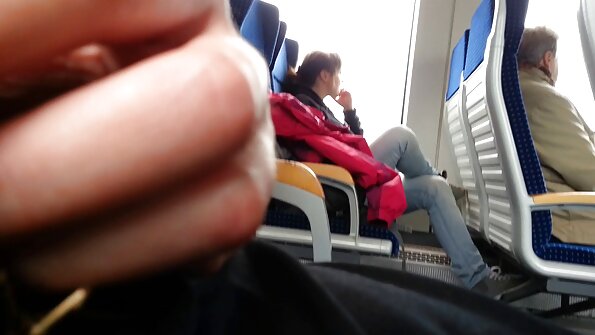 Se l'uomo vuole video porno vecchie lesbiche inchiodare la figa rasata nera, deve prima leccarla