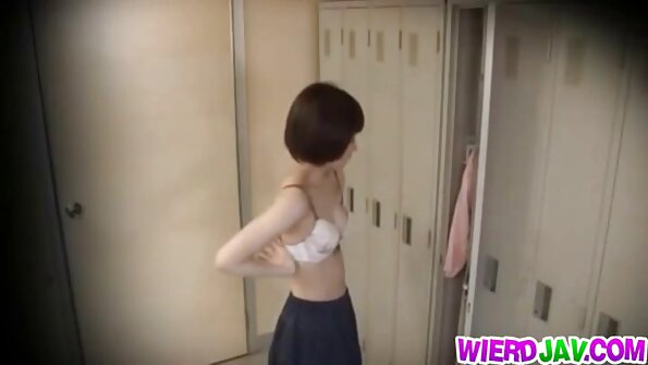 Sega coi piedi lubrificata da una bella ragazza latina con grandi tette porno video donne vecchie