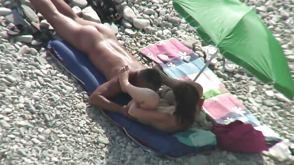 La signorina video porno di vecchie italiane delicata gode di un cazzo duro nella sua femminuccia perfettamente rasata