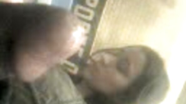 Amico sta filmando la sua ragazza mentre si scopa un video porno vecchie mature altro uomo