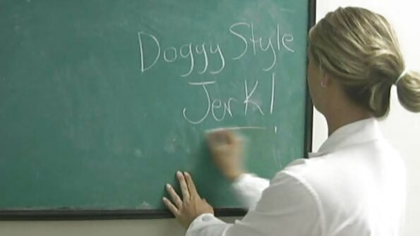 La bella donna tradisce il maritino con video troie anziane l'ex fidanzato cattivo