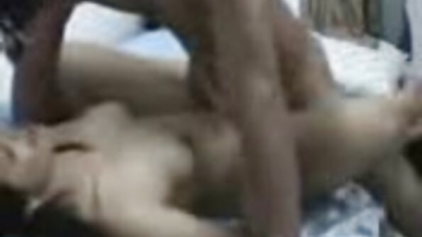 Il corpo oliato della ragazza fa eccitare il massaggiatore giapponese e il ragazzo la video amatoriale vecchie scopa