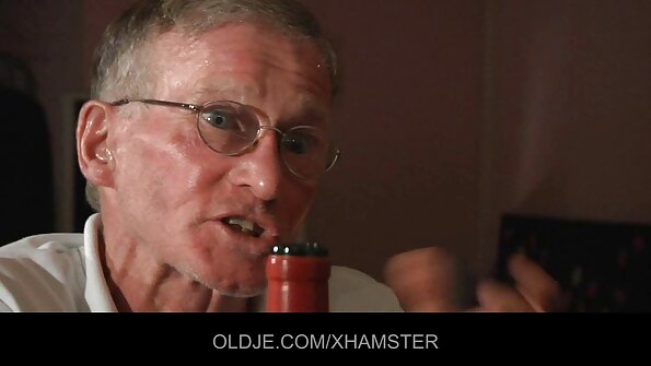 Ragazza latina con un gran corpo costretta a video porno di nonne soddisfare i bisogni del patrigno