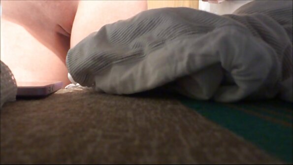 Carina video porno con le vecchie ragazza giapponese viene sborrata dentro dopo una scopata dura