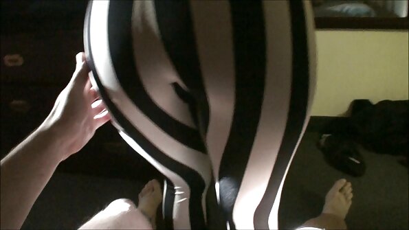 Il proprietario di casa fa un giro di gallo alla babysitter e si scopa la figa da video amatoriali di vecchie dietro