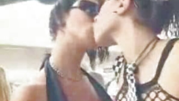 Adolescente solista oliata porno video donne vecchie si strofina il clitoride palpitante in cerchio