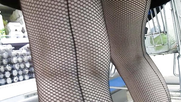 Hardcore sul pavimento del garage con la troia formosa film porno vecchie lesbiche Ava Addams