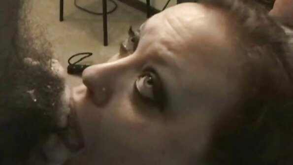 Figa pelosa Holly Michaels scopata in un set video porno italiani vecchie di lingerie